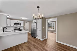 711 Division St, Delafield, WI 53018 - Photo 5