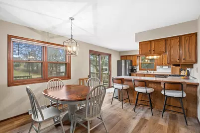 301 S Summerset Dr, Racine, WI 53406 - Photo 7