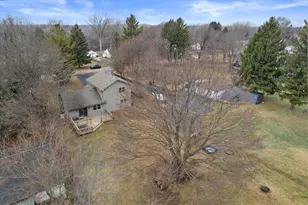 301 S Summerset Dr, Racine, WI 53406 - Photo 5