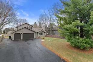 301 S Summerset Dr, Racine, WI 53406 - Photo 3