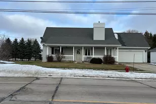 4322 Menasha Ave, Manitowoc, WI 54220 - Photo 1