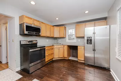 9144 W Park Hill Ave, Milwaukee, WI 53226 - Photo 5