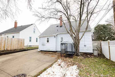 9144 W Park Hill Ave, Milwaukee, WI 53226 - Photo 39