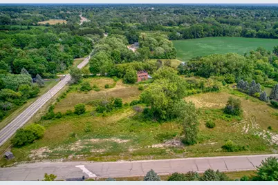 4925  Bluffside Dr, Racine, WI 53402 - Photo 5