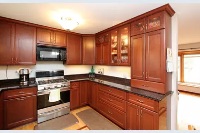 8028 W Van Beck Ave, Milwaukee, WI 53220 - Photo 31