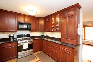 8028 W Van Beck Ave, Milwaukee, WI 53220 - Photo 31