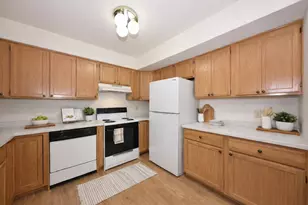 2116 Woodburn Rd, Waukesha, WI 53186 - Photo 15