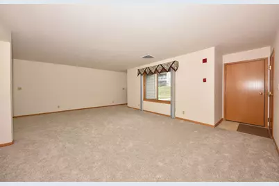 2116  Woodburn Rd #C, Waukesha, WI 53186 - Photo 7