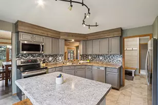 14320 W Fieldpointe Dr, New Berlin, WI 53151 - Photo 13