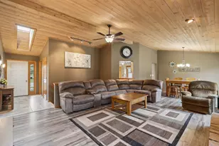 14320 W Fieldpointe Dr, New Berlin, WI 53151 - Photo 5