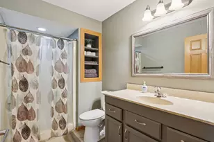 14320 W Fieldpointe Dr, New Berlin, WI 53151 - Photo 25