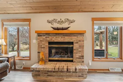 14320 W Fieldpointe Dr, New Berlin, WI 53151 - Photo 7