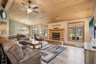 14320 W Fieldpointe Dr, New Berlin, WI 53151 - Photo 3