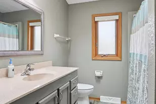 14320 W Fieldpointe Dr, New Berlin, WI 53151 - Photo 33