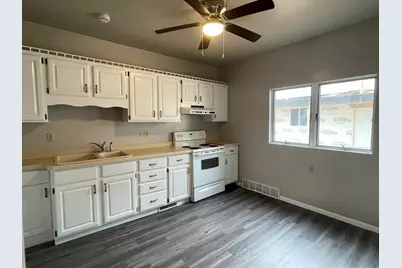 1424  Mehrtens Ave, Sheboygan, WI 53081 - Photo 3