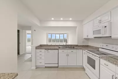 2525 S Shore Dr #UNIT 18B, Milwaukee, WI 53207 - Photo 15