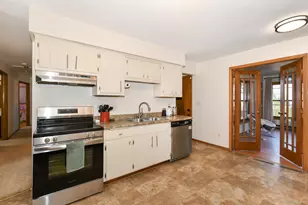 1636 W Fairfield Ct, Glendale, WI 53209 - Photo 7