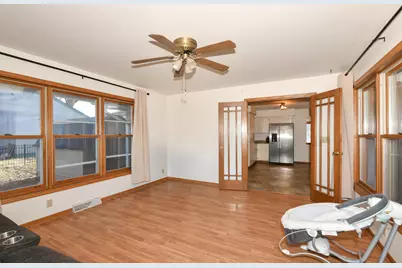 1636 W Fairfield Ct, Glendale, WI 53209 - Photo 13