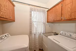 1636 W Fairfield Ct, Glendale, WI 53209 - Photo 17