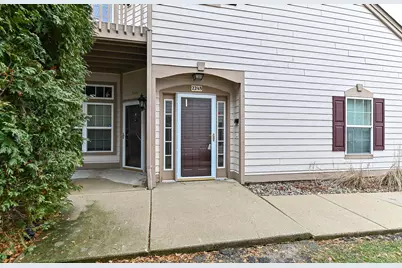 2245 W Vista Bella Dr #201, Oak Creek, WI 53154 - Photo 1