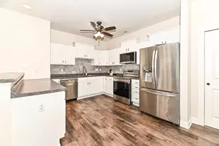 2245 W Vista Bella Dr, Oak Creek, WI 53154 - Photo 5