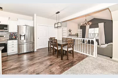 2245 W Vista Bella Dr #201, Oak Creek, WI 53154 - Photo 23