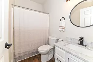 2245 W Vista Bella Dr, Oak Creek, WI 53154 - Photo 13