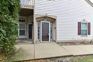 2245 W Vista Bella Dr, Oak Creek, WI 53154 - Photo 3