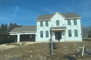 W251N2469 Valleyview Cir, Pewaukee, WI 53072 - Photo 1