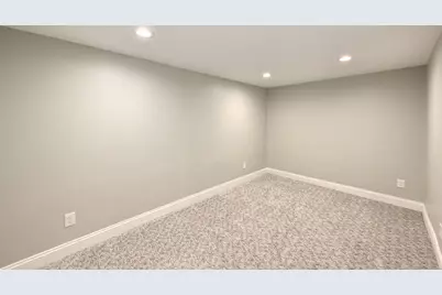 1005  Lone Tree Rd, Elm Grove, WI 53122 - Photo 29