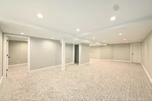 1005 Lone Tree Rd, Elm Grove, WI 53122 - Photo 27