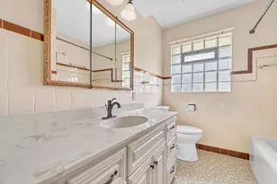 7920 W Manitoba St, West Allis, WI 53219 - Photo 9