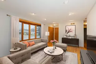 245 Millwood Ln, Waukesha, WI 53188 - Photo 3