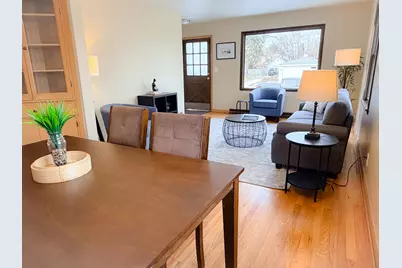 3207 W Oriole Dr, Milwaukee, WI 53209 - Photo 7