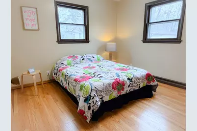 3207 W Oriole Dr, Milwaukee, WI 53209 - Photo 13