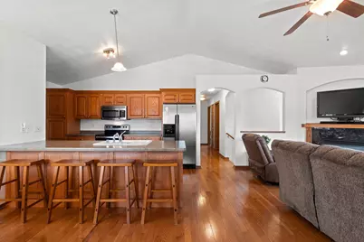 3006 S 19th St, Manitowoc, WI 54220 - Photo 5