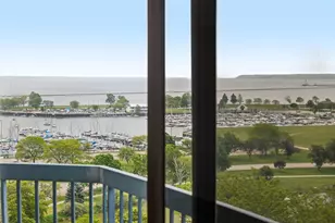 1660 N Prospect Ave, Milwaukee, WI 53202 - Photo 3