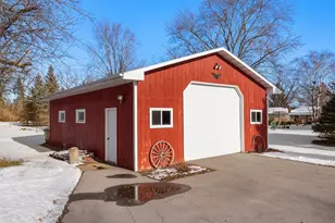 1330 Fernando Dr, Ashwaubenon, WI 54115 - Photo 11