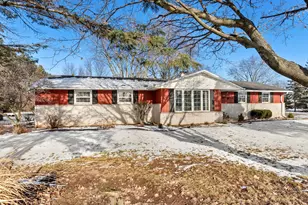 1330 Fernando Dr, Ashwaubenon, WI 54115 - Photo 7