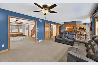 1717  Ernst Dr, Hartford, WI 53027 - Photo 5