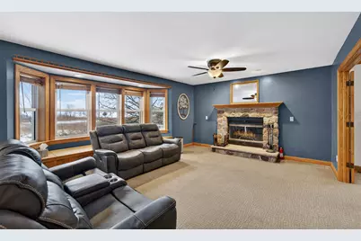 1717  Ernst Dr, Hartford, WI 53027 - Photo 3