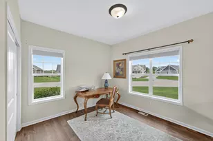 N88W18601 Duke St, Menomonee Falls, WI 53051 - Photo 21