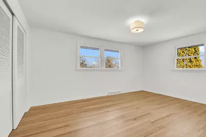 15225  Heather Hill Dr, Brookfield, WI 53005 - Photo 21