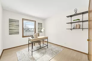 7711 N Van Dyke Rd, Fox Point, WI 53217 - Photo 15