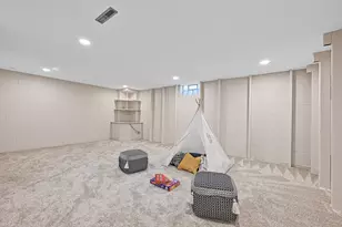 7711 N Van Dyke Rd, Fox Point, WI 53217 - Photo 19