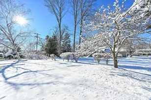 7711 N Van Dyke Rd, Fox Point, WI 53217 - Photo 23