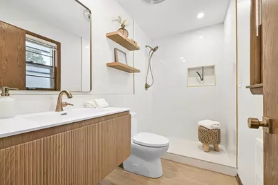 7711 N Van Dyke Rd, Fox Point, WI 53217 - Photo 13