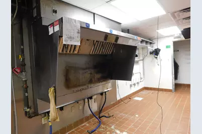 7320 W Good Hope Rd, Milwaukee, WI 53223 - Photo 17