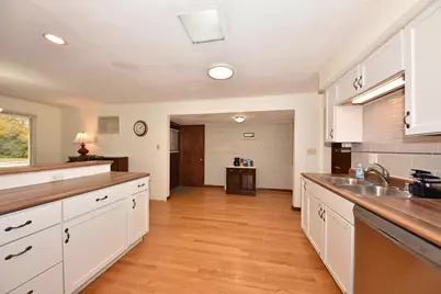 5607 N Argyle Ave, Glendale, WI 53209 - Photo 21