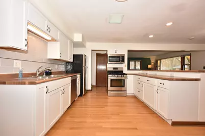 5607 N Argyle Ave, Glendale, WI 53209 - Photo 19